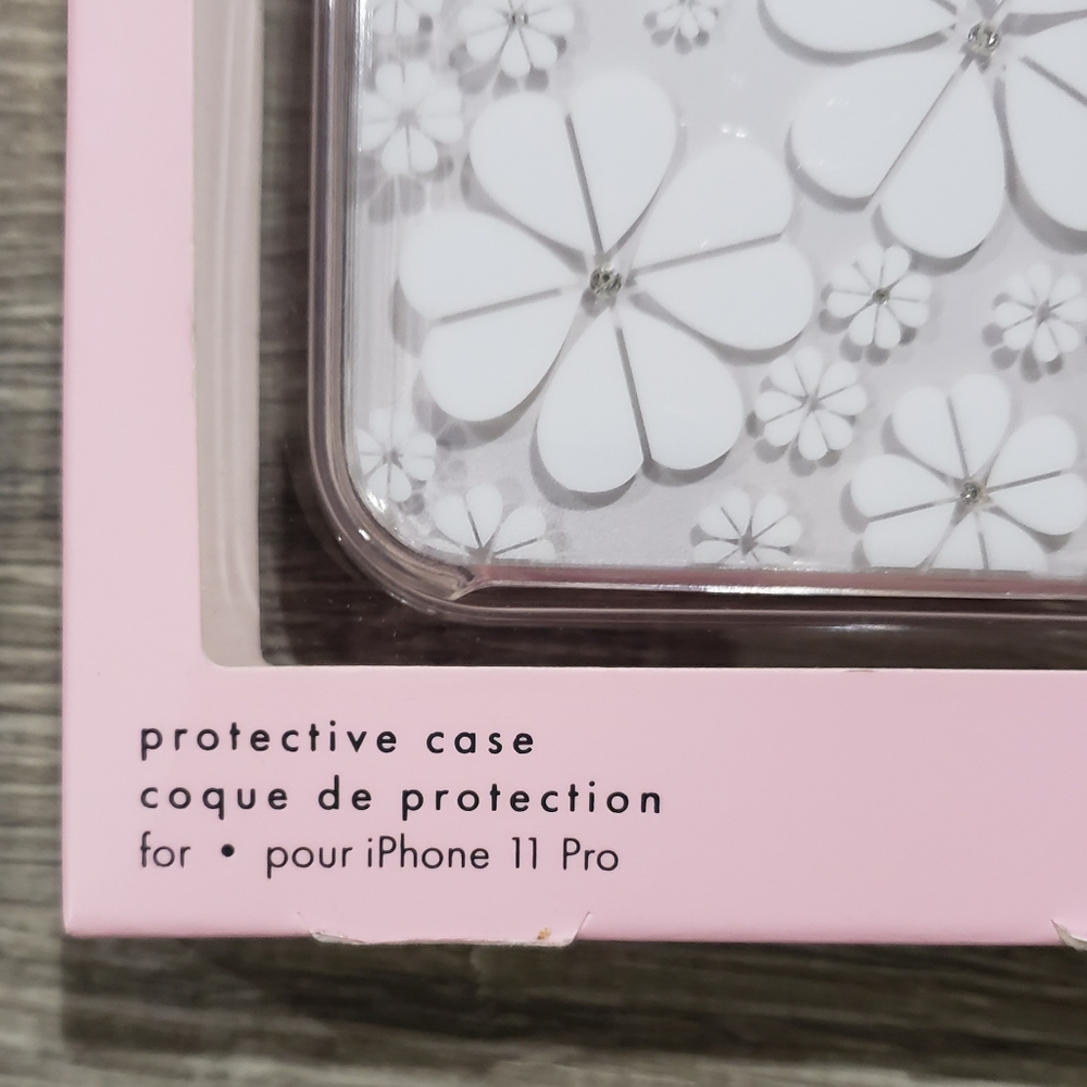 Kate Spade iPhone 11 Pro Case Floral 🌸 - Picture 2 of 2